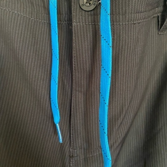 Hang Ten 38 black and gray pinstriped shorts - Picture 7 of 7